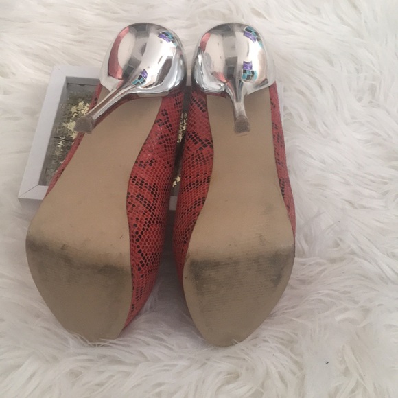 From Steve Madden - Picture 3 of 5